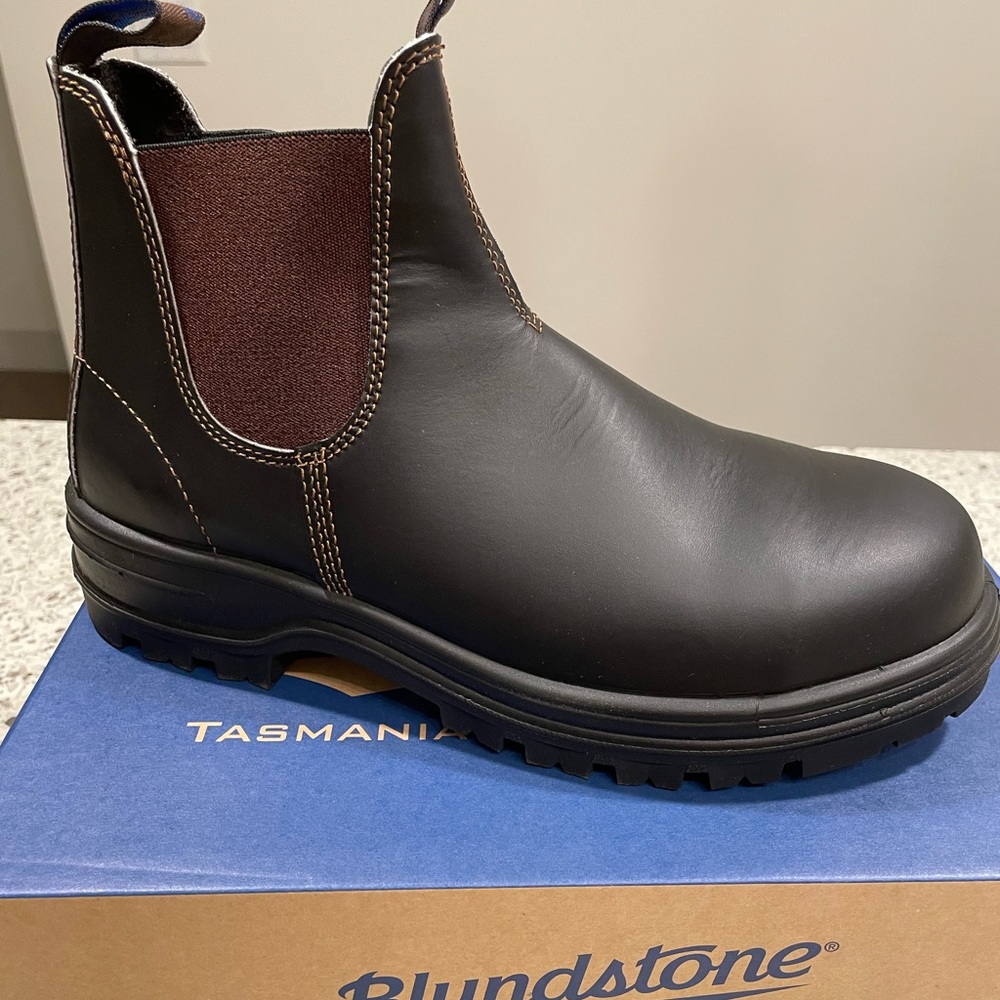 NEW Blundstone 140 Elastic Sided Series boots 9.5 Regular
